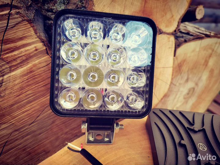 Фара Led прожектор универсальная 48w