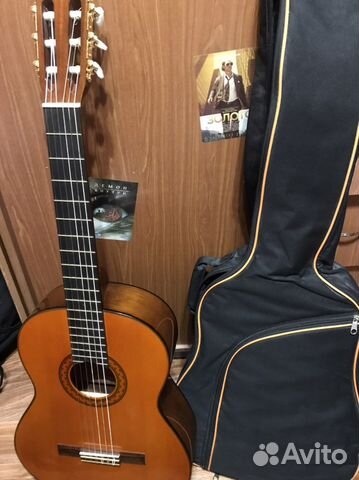 Классическая гитара yamaha c70 с чехлом +Струны