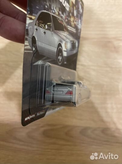 Hot Wheels Premium Mercedes -Benz 500 SEL