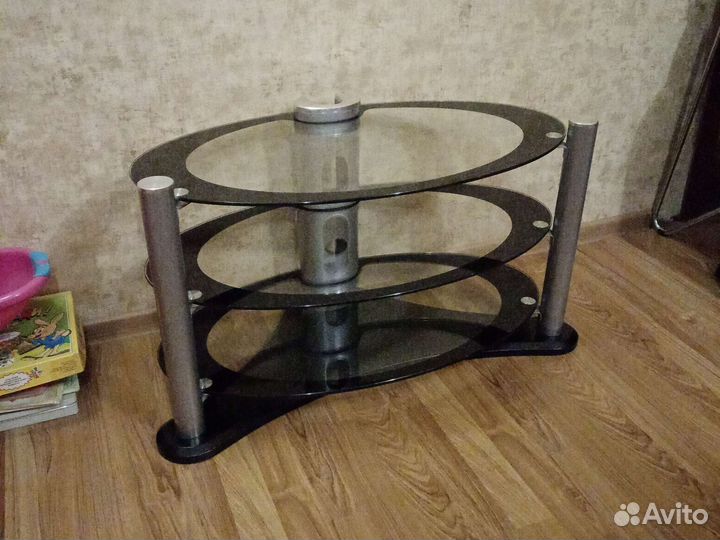 Тумбочка под телевизор стеклянная