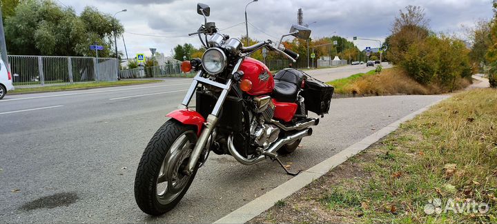 Honda VF750C Magna