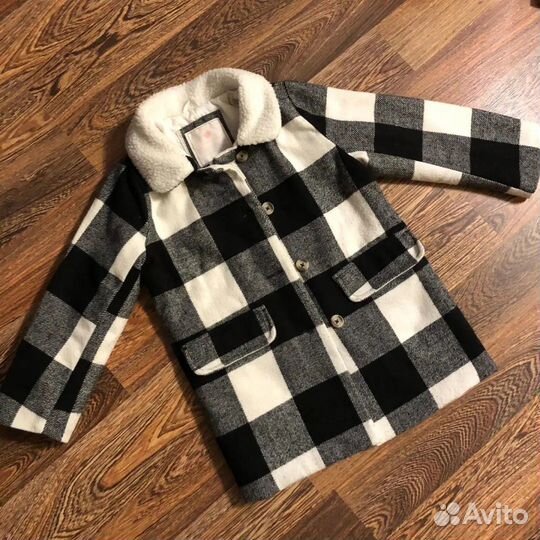 Детское пальто для девочки на 5-6 лет Carter’s