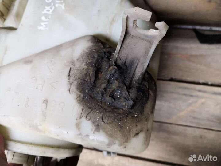 Бачок омывателя Mercedes Benz w210