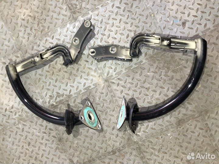 Петли крышки багажника (Volkswagen Passat)