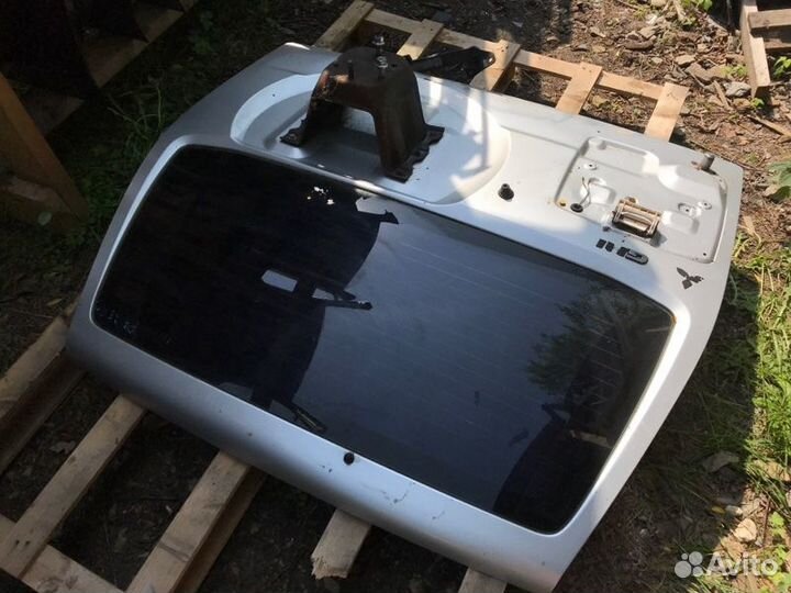 Крышка багажника Mitsubishi Pajero 3