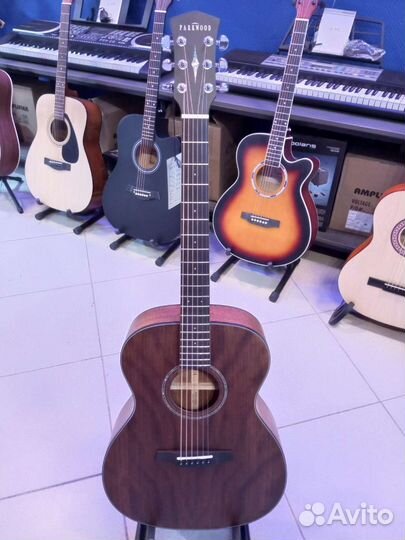 Гитара Parkwood полностью из махагони