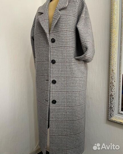 Швея портной в ателье