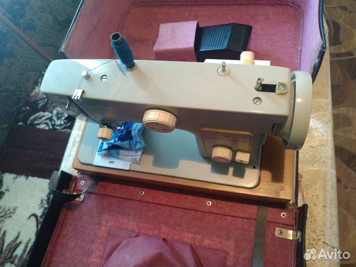 Швейная машинка 