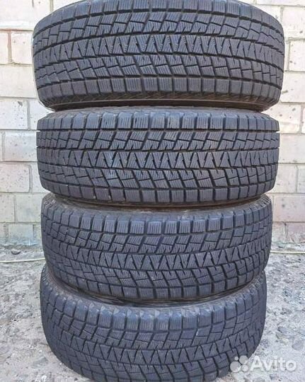 Bridgestone Blizzak DM-V1 215/65 R16 98Q