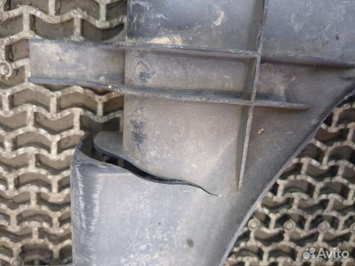 Кожух вентилятора радиатора Mercedes Sprinter, 200