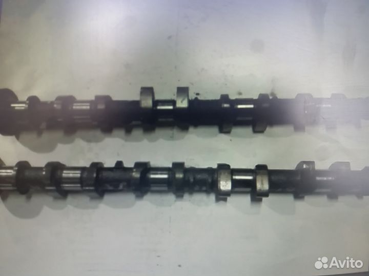 Рокер клапана и распределительные валы на Ford Kug