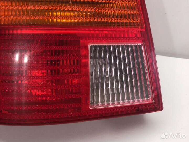 Фонарь задний левый Гольф 4 универсал