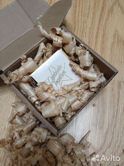 Стружка для упаковки подарков