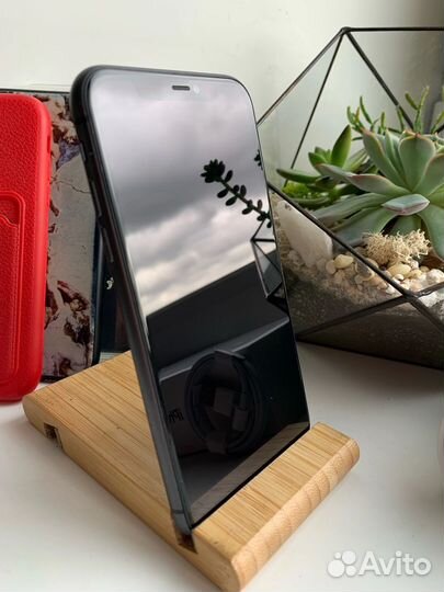 Телефон iPhone 11 Black на 64gb