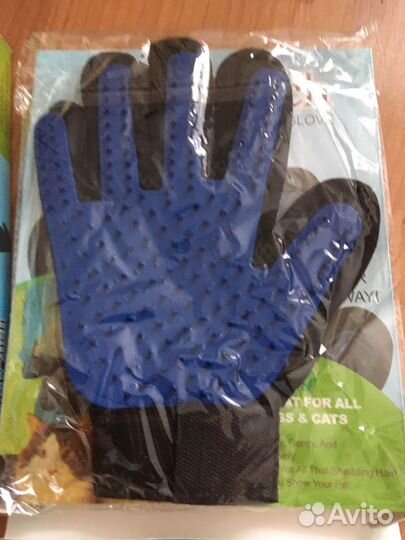 Перчатка для вычесывания шерсти домашних животных