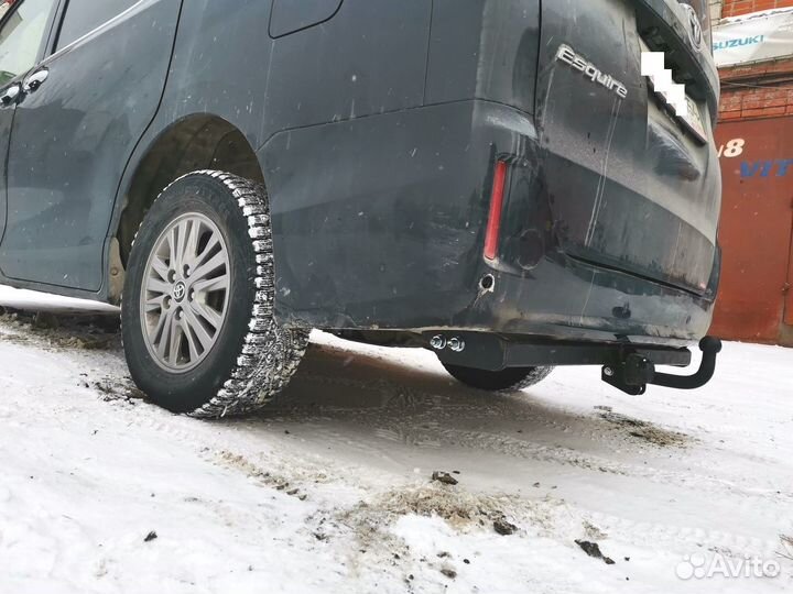 Фаркоп на Тойота Вокси,Ноах,Эскуайер с 2014