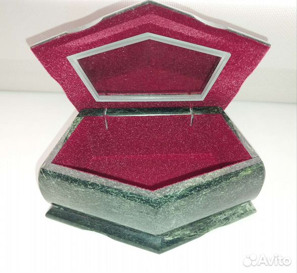 Малахитовая шкатулка