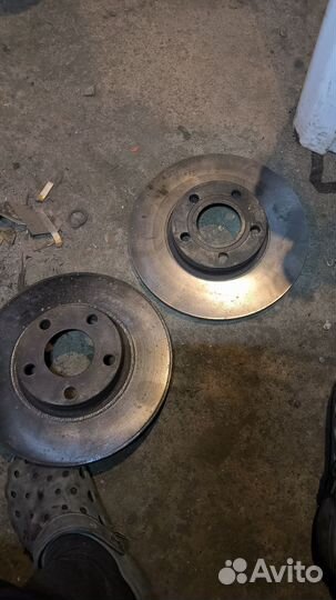 Передние тормозные диски Audi 100 c4