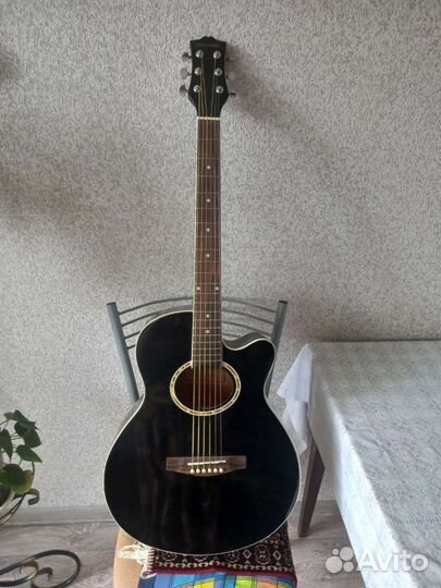 Акустическая гитара