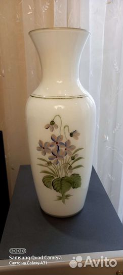 Ваза 50 год Молочное стекло