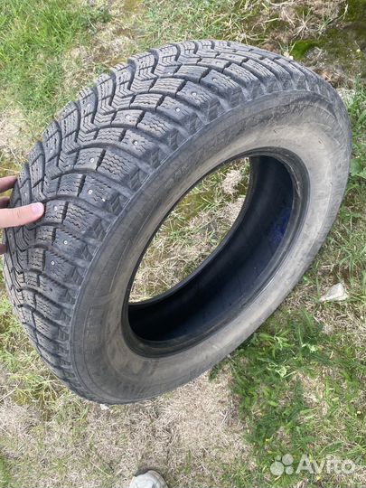 Michelin X-Ice North 215/65 R16