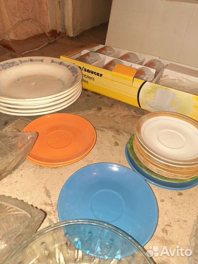 Тарелка посуда стаканы