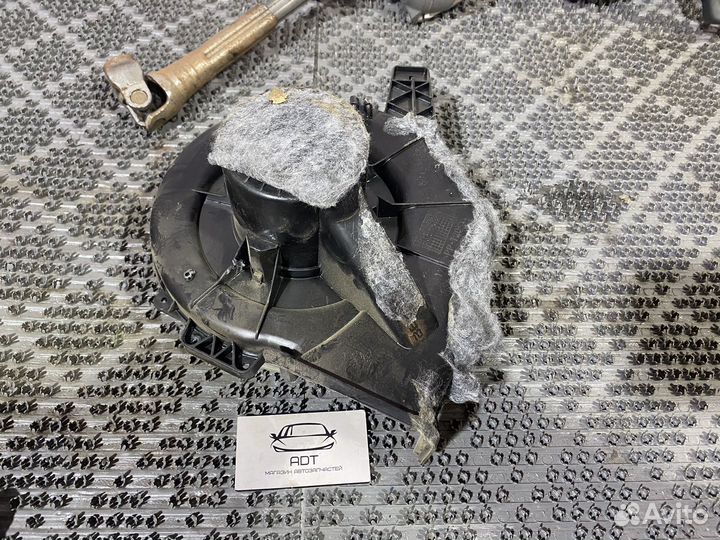 Моторчик печки Volkswagen Polo / Skoda Rapid