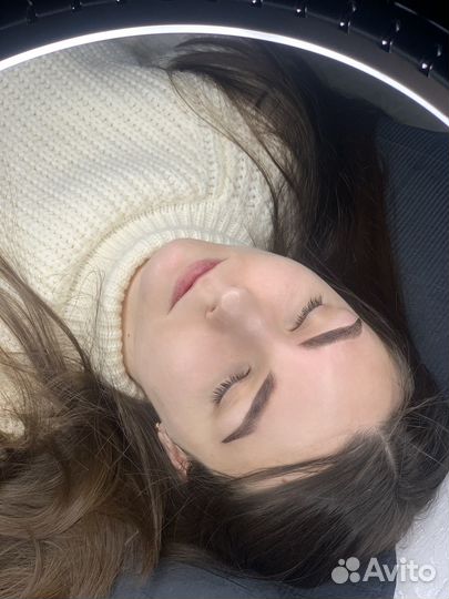 Перманентный макияж бровей