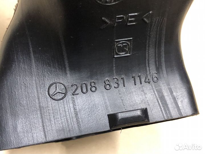 Патрубок воздуховода Mercedes W202, W208