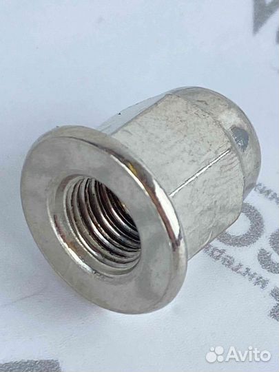 Гайка шпильки головки цилиндра F80 (m8)