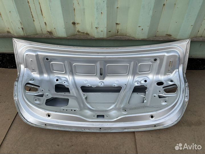 Крышка багажника Hyundai Solaris 2 Оригинал
