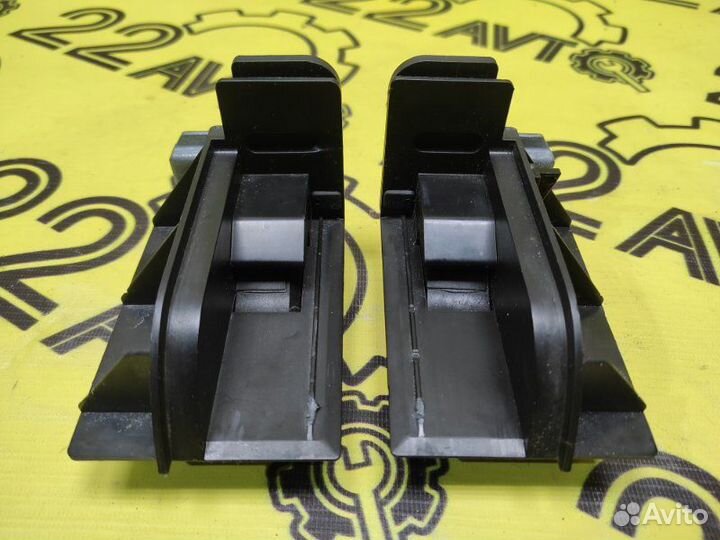 Крепление полки багажника Bmw X5 E70 N52B30