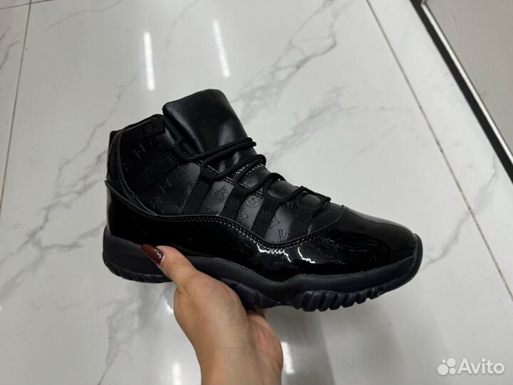 Nike air jordan 11 retro bred