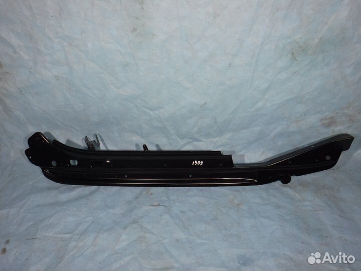 Усилитель левого крыла верхний Touareg / Таурег