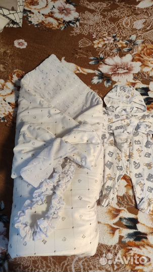 Уголок и бант на выписку