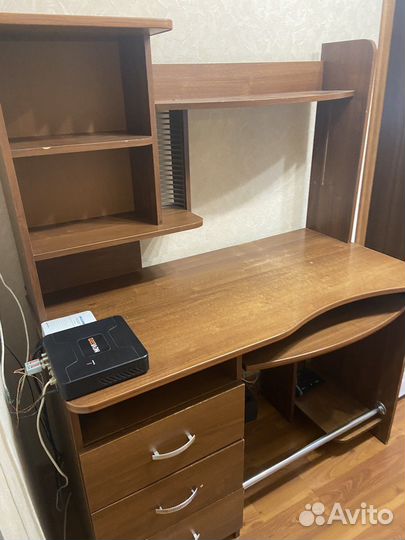 Компьютерный стол