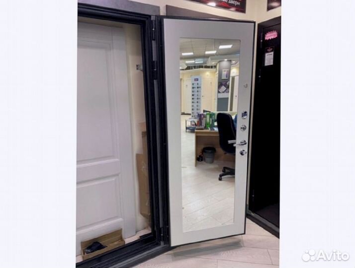 Двери с ударопрочным зеркалом Аргус