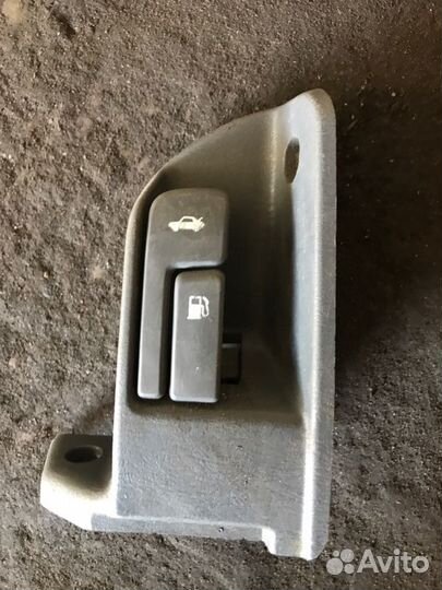 Ручка открывания багажника/бака Toyota Camry CV40