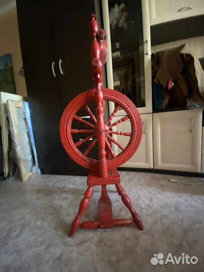 Роскошная интерьерная прялка