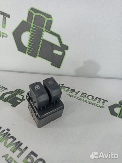 Кнопка стеклоподъемника передняя Chevrolet Spark 3