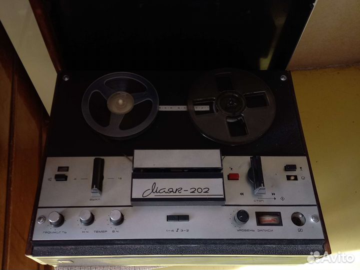 Катушечный магнитофон маяк 202