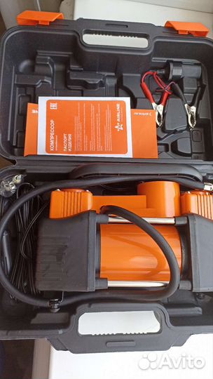 Компрессор автомобильный двухпоршневой