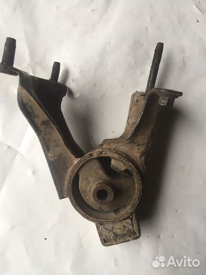 Подушка (Опора) двигателя задняя Toyota Corolla 12