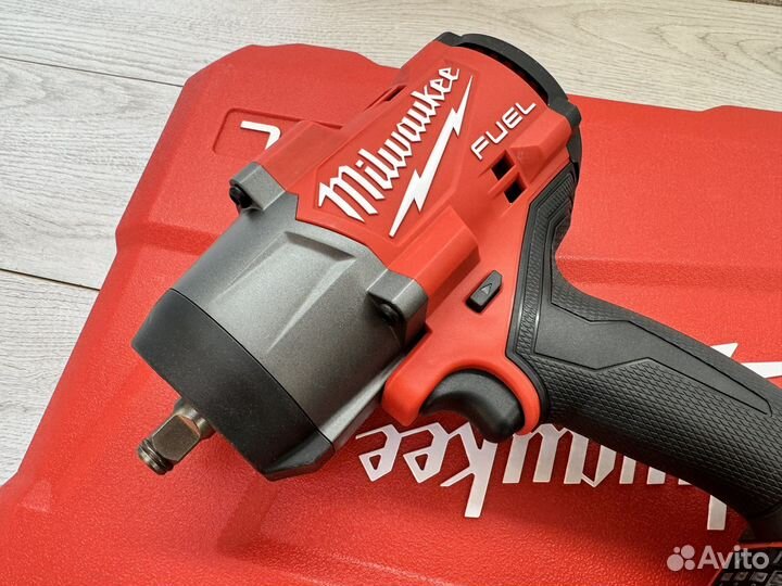 Набор гайковерт Milwaukee 2967-22