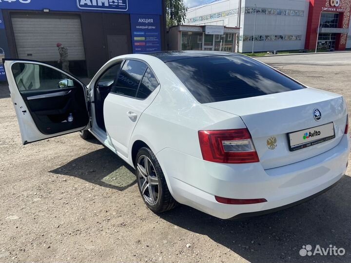 Skoda Octavia 1.6 AT, 2015, 215 000 км