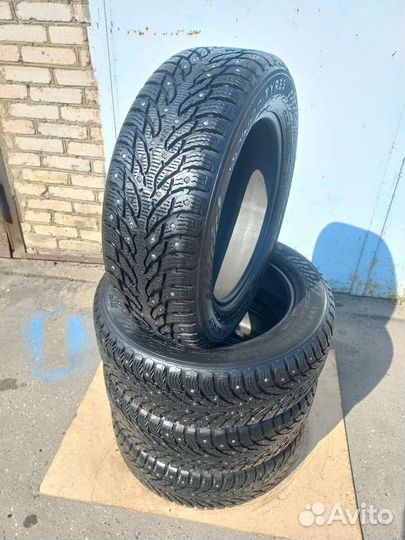 Nokian Tyres Hakkapeliitta 9 SUV 215/60 R17
