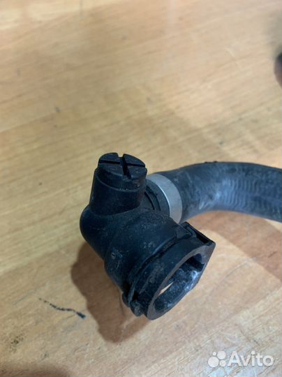 Верхний патрубок радиатора n46 Bmw e90