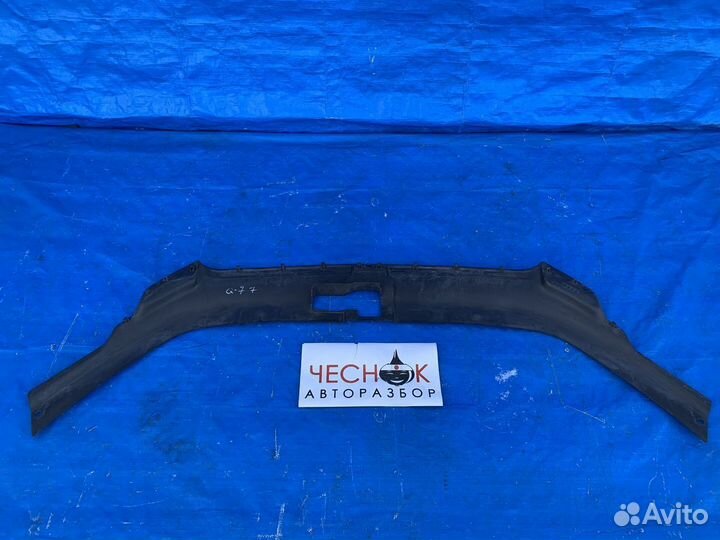 Кожух замка капота накладка верхняя Audi Q7 4L