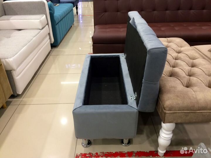 Прямоугольный пуф с коробом и каретной стяжкой