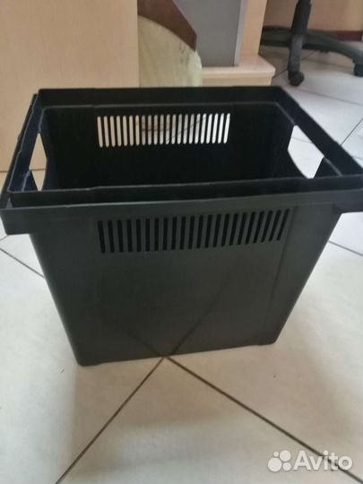 Пластиковый ящик